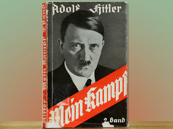 Hồi ký của trùm phát xít Adolf Hitler lại bán chạy nhất nước Đức