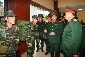 Trung tướng Phan Văn Giang làm việc tại Binh chủng Thông tin liên lạc