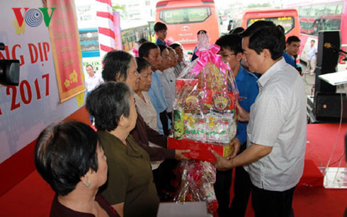 bi thu dinh la thang du le xuat quan phuc vu tet cua nganh giao thong