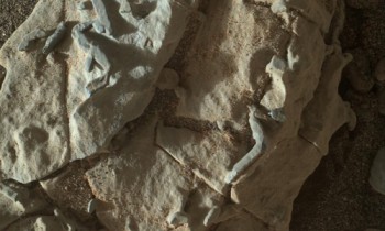 NASA phát hiện các vật thể hình que trên sao Hỏa
