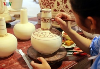 Người làm gốm nghệ thuật ở Việt Nam chỉ đếm trên đầu ngón tay