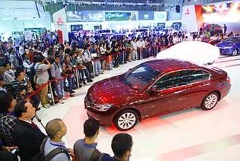 Chi 165 triệu USD nhập khẩu ôtô trong tháng đầu tiên năm 2017