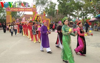 Độc đáo lễ rước người có một không hai tại Quảng Ninh