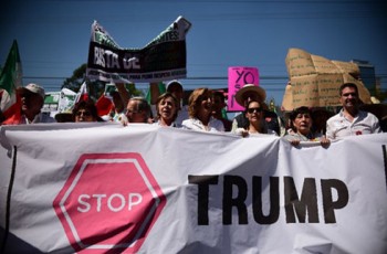 Hàng nghìn người Mexico tuần hành phản đối ông Trump