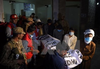 Pakistan tiêu diệt 37 phiến quân sau vụ đánh bom đền thờ Hồi giáo
