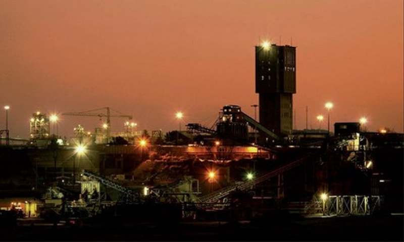 Nam Phi: Mất điện tại mỏ vàng, 1.000 người mắc kẹt dưới lòng đất