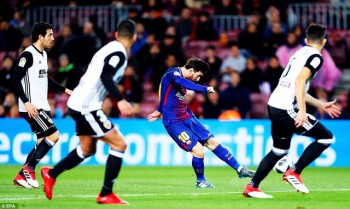 Luis Suarez lập công, Barcelona “vượt ải” Valencia