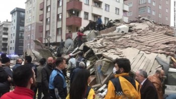 Sập tòa chung cư 8 tầng tại Thổ Nhĩ Kỳ, ít nhất 5 người thương vong