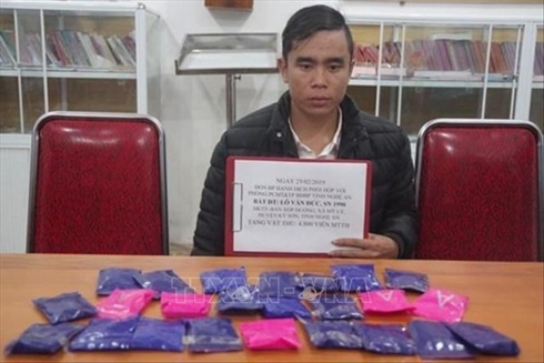 Bắt đối tượng mua bán 4.800 viên ma túy tổng hợp tại biên giới Nghệ An