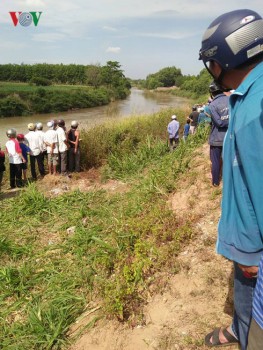 Xe ô lô lao xuống sông La Ngà, tìm thấy 1 thi thể