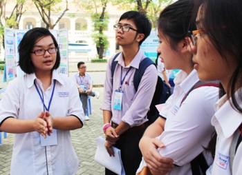 2 học sinh Sài Gòn vượt qua trầm cảm, chế phần mềm 'trị bệnh'