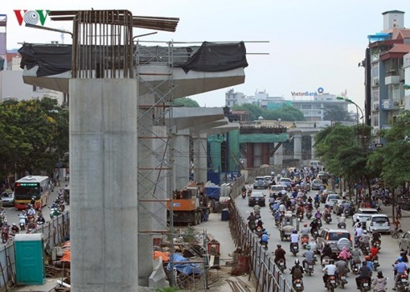 ha noi lay y kien nguoi dan ga tau dien ngam ben ho guom