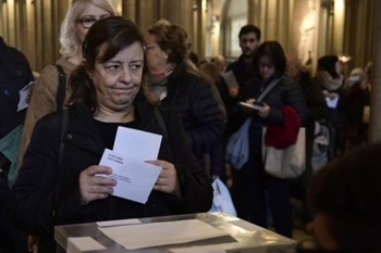 Catalonia hoãn cuộc bỏ phiếu bầu chọn nhà lãnh đạo mới