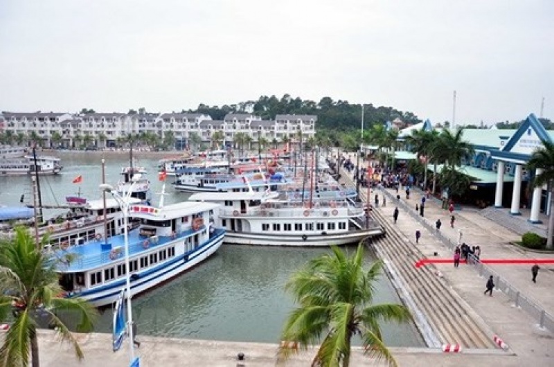 Chìm tàu du lịch tại Cảng tàu khách quốc tế Tuần Châu