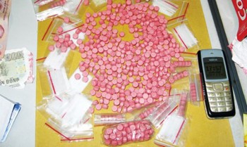 Khởi tố đối tượng "đầu nậu" ma túy tổng hợp tại Hà Nội