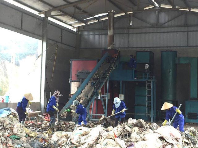 Vụ dân chặn bãi rác vì ô nhiễm: Huyện xin lỗi dân vì cấp dưới yếu kém