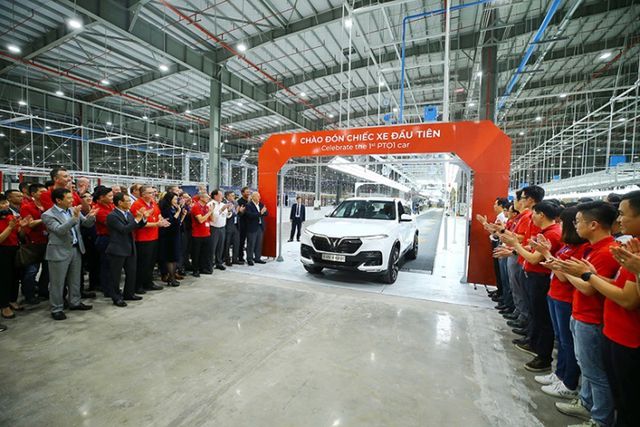 VinFast hoàn thành sản xuất thử nghiệm chiếc Lux SUV đầu tiên