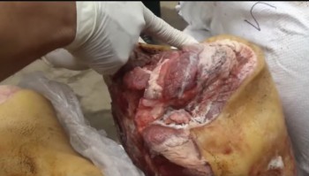 Gần 300kg thịt lợn bốc mùi, phân hủy chuẩn bị lên bàn ăn