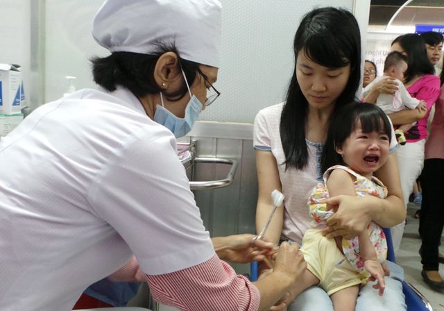 anti vac xin dang pha hoai thanh qua tiem chung
