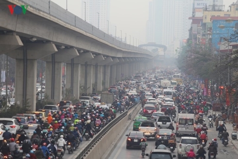 ha noi de xuat cam xe may vao gio cao diem tren 6 tuyen pho