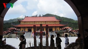 Sáng nay (26/3), Uông Bí tổ chức họp báo vụ “thỉnh vong” ở chùa Ba Vàng