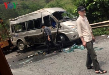 Vụ 2 ô tô đâm nhau trực diện ở Lạng Sơn: 3 người thương nặng