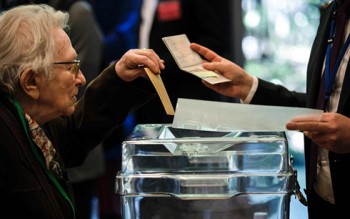 Công dân Pháp đi bỏ phiếu bầu Tổng thống ở 60.000 điểm trên toàn cầu