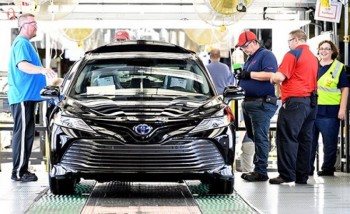 Triệu hồi 1.730 chiếc Toyota Camry 2018 do lỗi lắp ráp động cơ