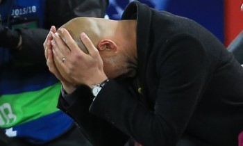 Pep Guardiola đi sai một nước, Man City hỏng cả bàn cờ