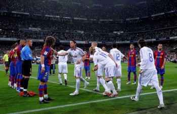 Real Madrid quyết không xếp hàng chào nếu Barcelona vô địch