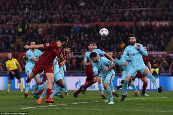 Thua AS Roma 0-3, Barcelona cay đắng chia tay Champions League