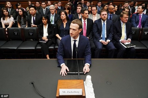 mark zuckerberg gay soc khi thua nhan thu thap thong tin ca nhung nguoi khong dung facebook