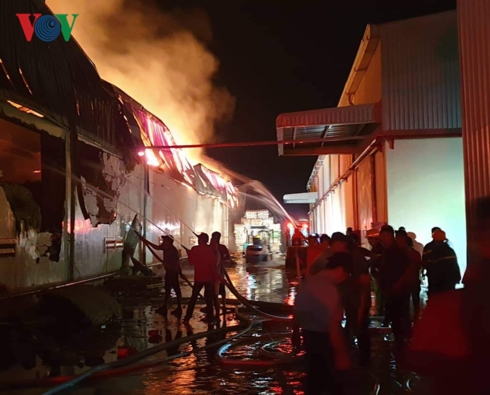 Cháy lớn tại kho của công ty sản xuất sợi ở Vũng Tàu