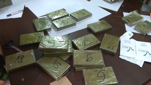 Lạng Sơn: Phá đường dây ma túy, thu giữ 20 bánh heroin