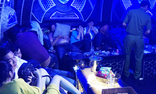 Gần 100 người chơi ma túy trong quán karaoke lớn nhất Cà Mau