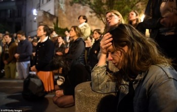 Cháy nhà thờ Đức Bà ở Pháp: Trái tim Paris bị tổn thương