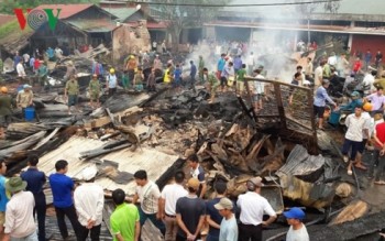 Hỏa hoạn thiêu rụi 6 cửa hàng, kho hàng tại chợ Nậm Cuổi (Lai Châu)