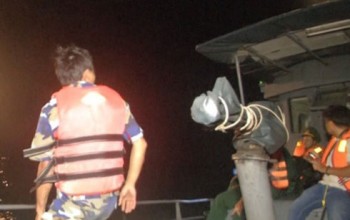 13 ngư dân Bình Định gặp nạn đã được đưa vào bờ