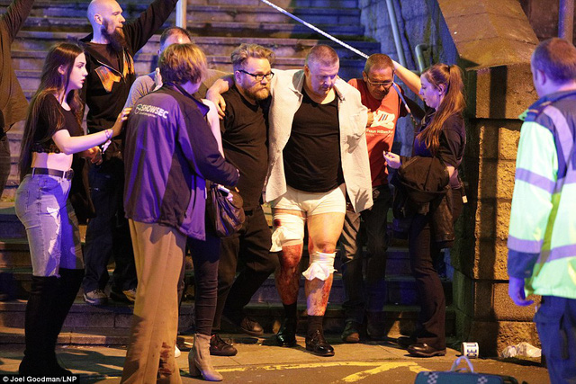 Nổ lớn tại nhà thi đấu ở Anh: Ít nhất 19 người chết, 50 người bị thương