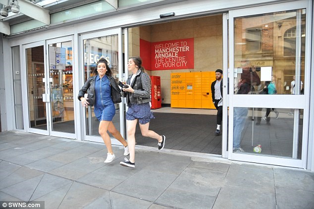 Anh: Lại có "tiếng nổ lớn" ở trung tâm mua sắm tại Manchester