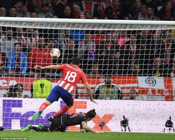 Diego Costa toả sáng, Atletico Madrid thắng sát nút Arsenal