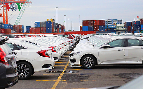 Chỉ có 88 xe ô tô dưới 9 chỗ được nhập khẩu về Việt Nam tuần qua