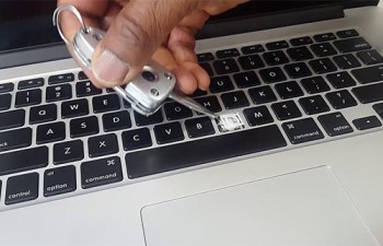 Người Mỹ kiện Apple vì bàn phím 'bướm' trên MacBook