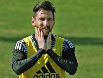 Vì World Cup, Messi đánh đổi danh hiệu ở Barcelona