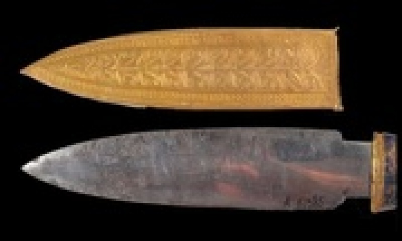 Lưỡi dao găm không gỉ sau 3.000 năm trong mộ vua Tutankhamun