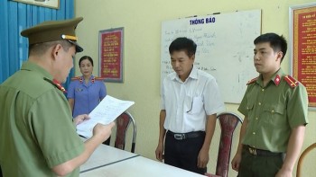 Sơn La, nâng điểm thi giá 1 tỷ đồng: Bằng lương 30 năm làm nghề giáo!