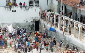 Đụng độ tại nhà tù Brazil khiến 15 người thiệt mạng