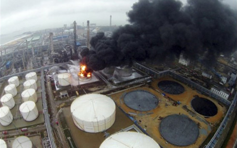 Trung Quốc: Nổ lớn tại nhà máy hóa dầu