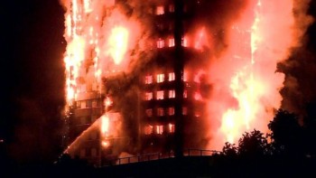 Hình ảnh vụ hỏa hoạn kinh hoàng tại tòa nhà 24 tầng ở thủ đô London