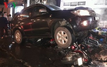 Ô tô “điên” tông hàng loạt xe máy trong đêm ở Đồng Nai